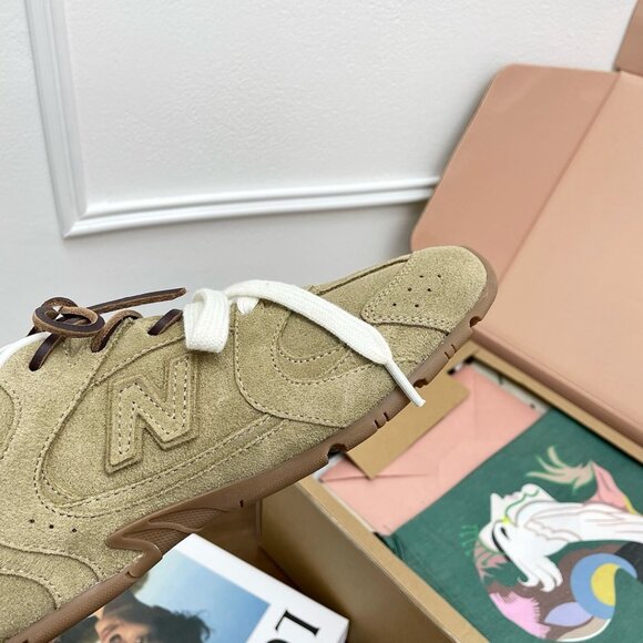 ๐๐New Balance x Miu Miu 530 SL Sneakers in Light Brown - Picture 8 of 9